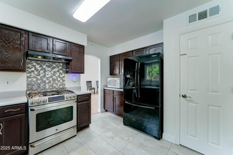 3450 E Glenhaven Dr-11