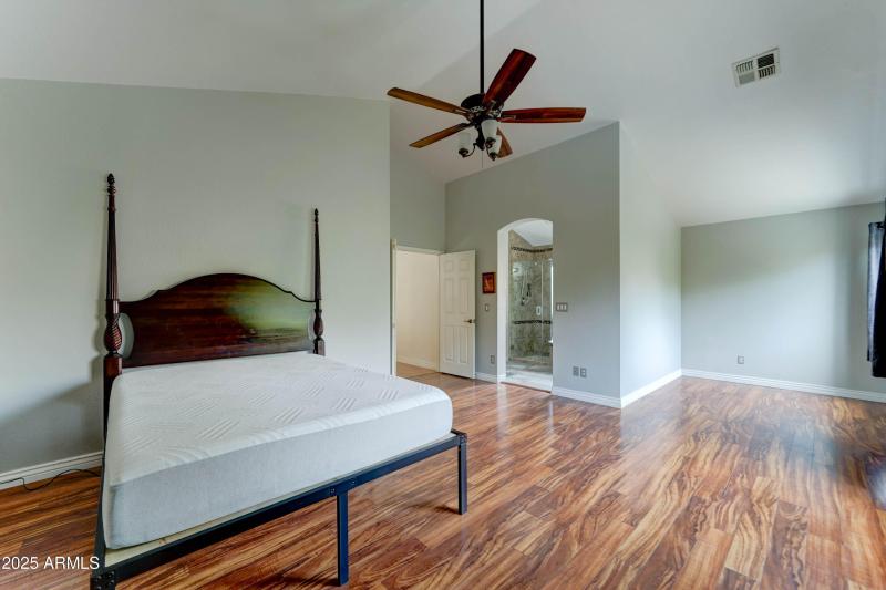 3450 E Glenhaven Dr-18