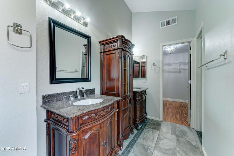 3450 E Glenhaven Dr-20