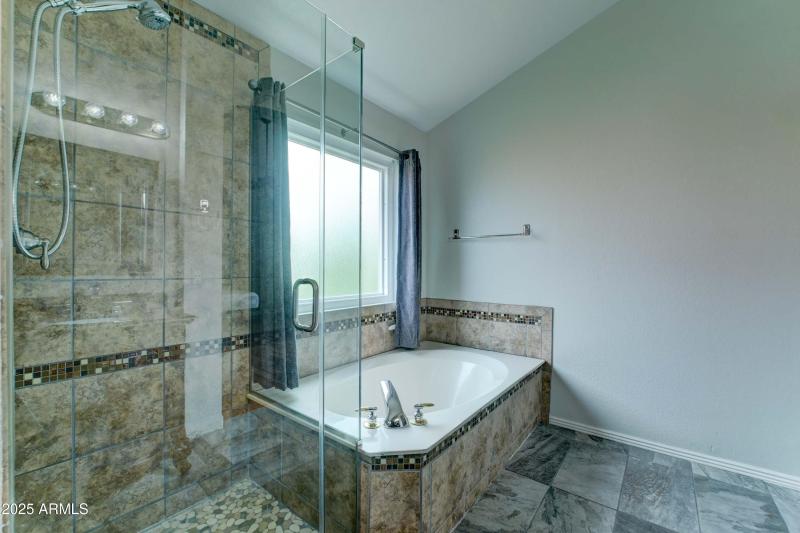 3450 E Glenhaven Dr-22