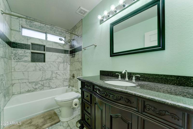 3450 E Glenhaven Dr-33