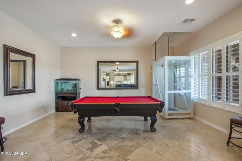 Additional living (elevator)