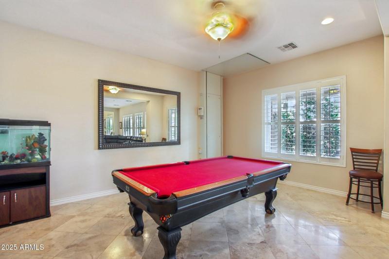 Additional living (elevator)