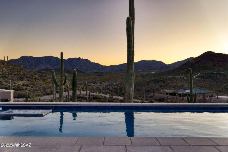 5901 W El Camino del Cerro