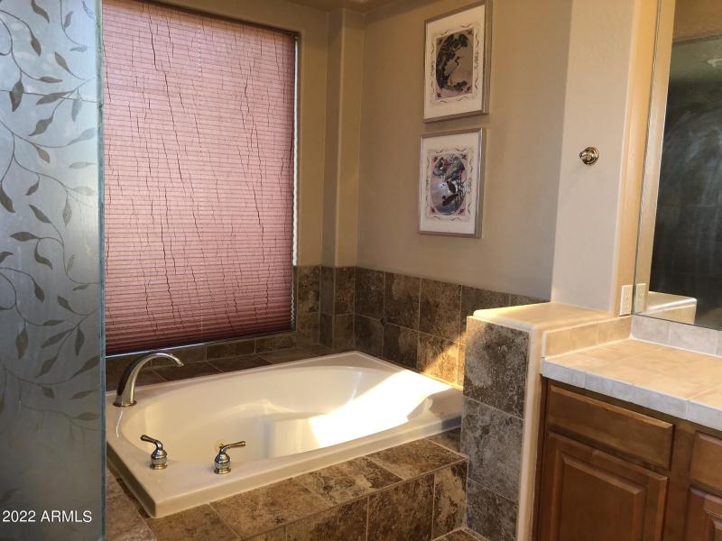 2FA627B6-9FB7-4513-97DE-35B0E707BBF6