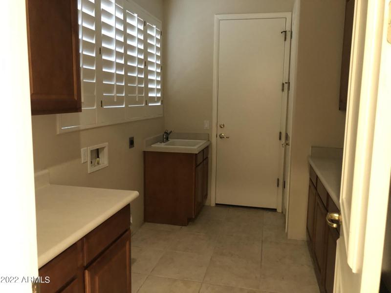 D1929A89-ED66-4AAD-9304-CEC1031533AC