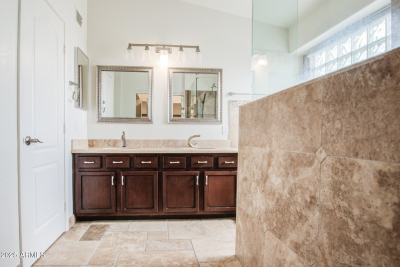 MASTER BATH 5