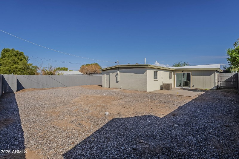 37-web-or-mls-Arcadia-37