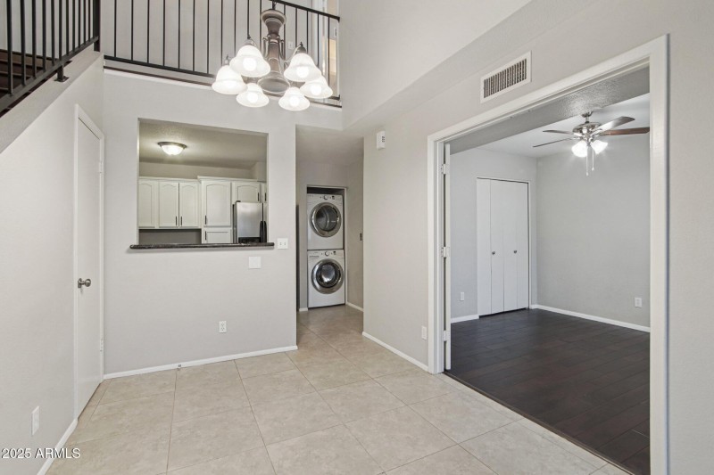 7-web-or-mls-E Belleview Pl-S0409-007