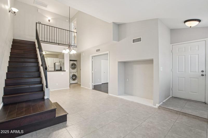 12-web-or-mls-E Belleview Pl-S0409-012