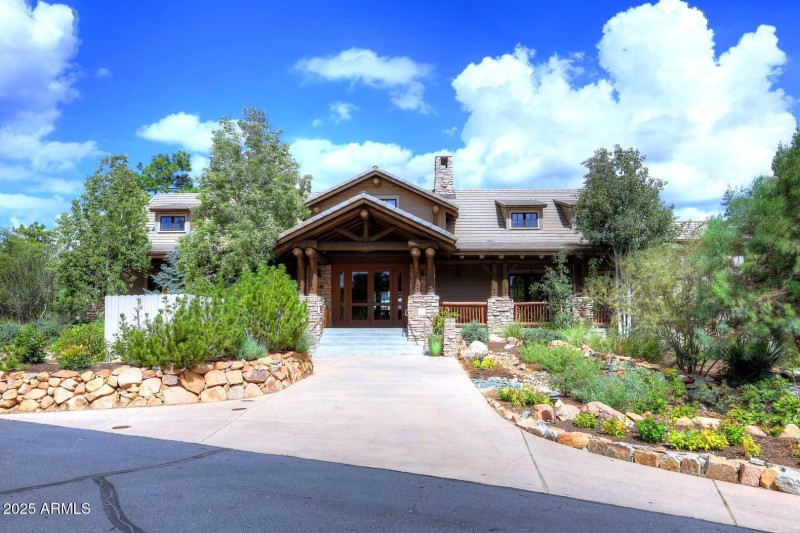 Capital Canyon-Clubhouse