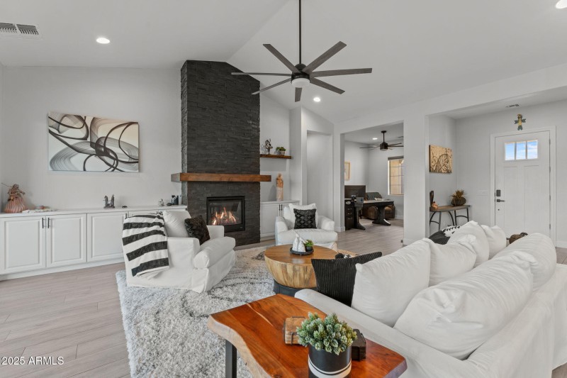 Looking toward office and foyer