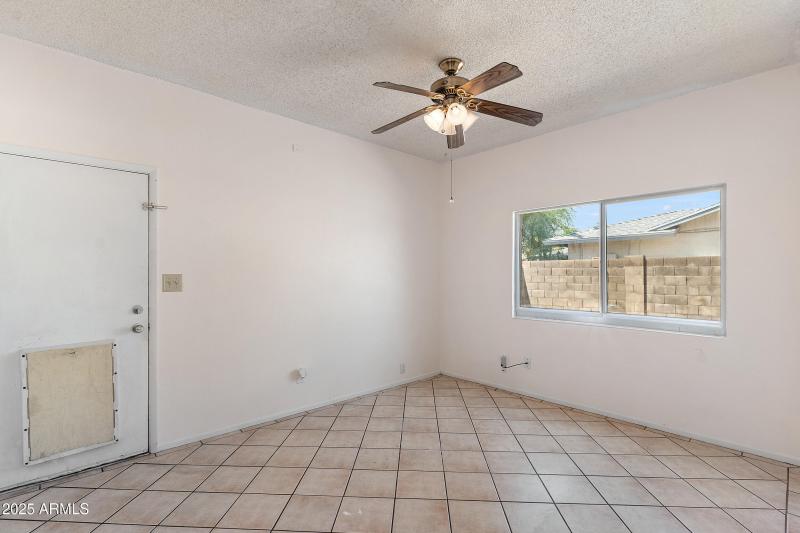 Flex Room Behind Garage - Bedroom