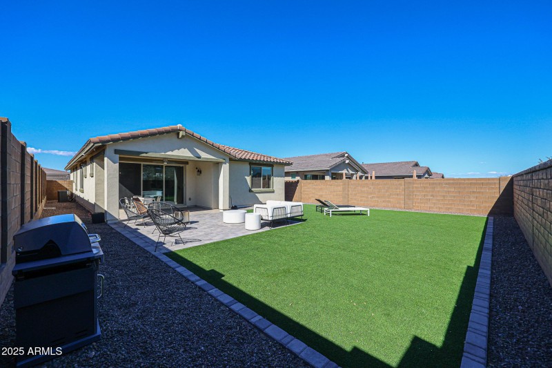 Artificial Turf for Easy Maintenance