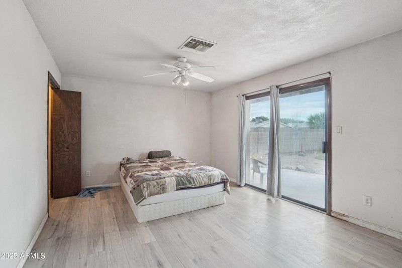 24-print-E Evergreen St-S0509-024