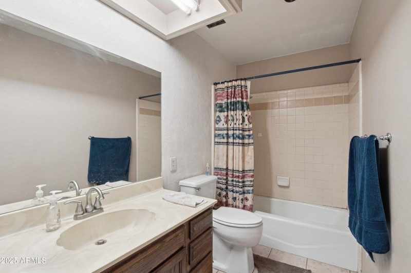 27-print-E Evergreen St-S0509-027