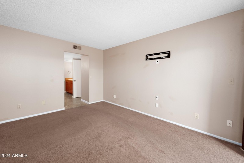 19-7910-E-Thomas-Unit-222-19