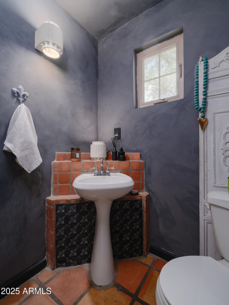 Listings_4540_N_44thSt_Unit21_Images-36