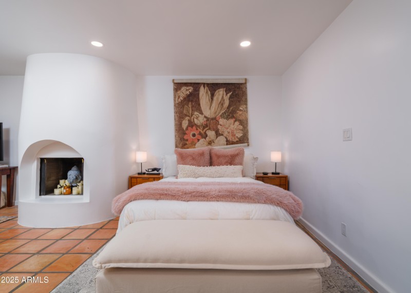 Listings_4540_N_44thSt_Unit21_Images-26