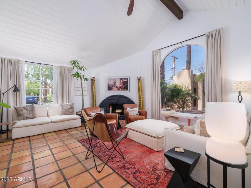 Listings_4540_N_44thSt_Unit21_Images-10