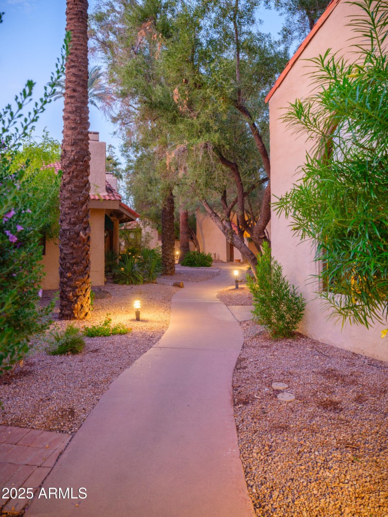 Listings_4540_N_44thSt_Unit21_Images-5