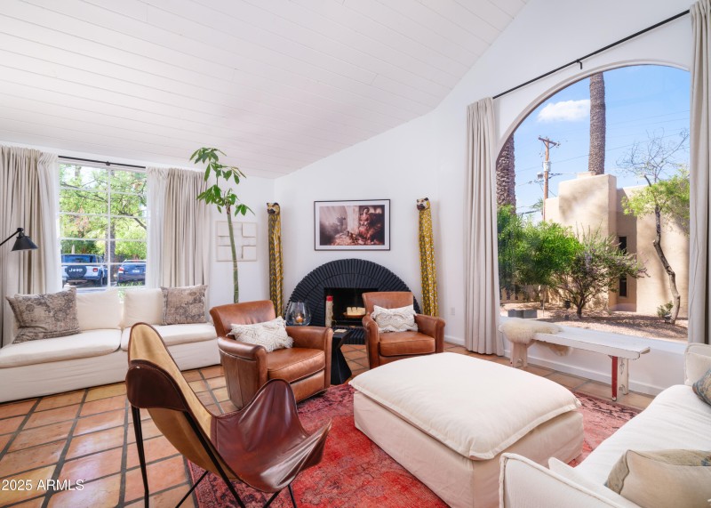 Listings_4540_N_44thSt_Unit21_Images-12