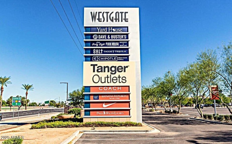 Westgate Entertainment CTR & Tanger Sign