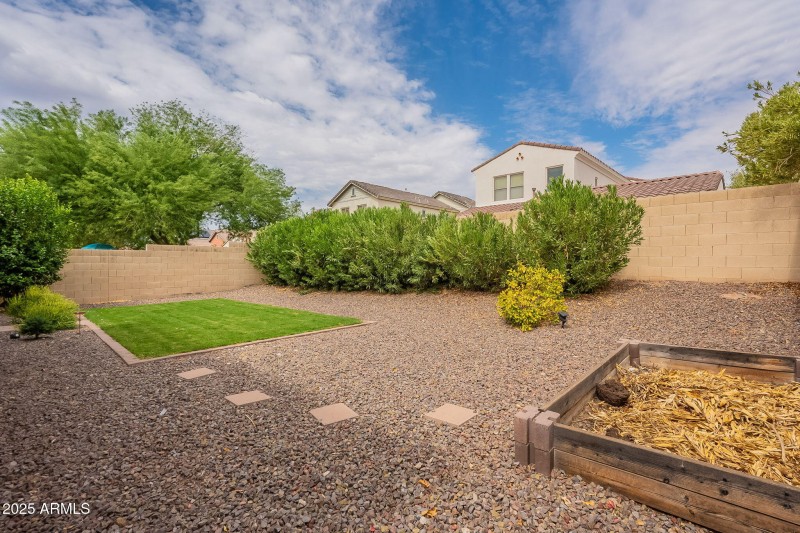Backyard & Garden Space