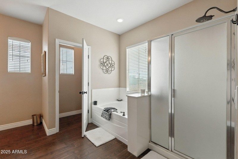 Primary Bath - Seperate Shower&Tub