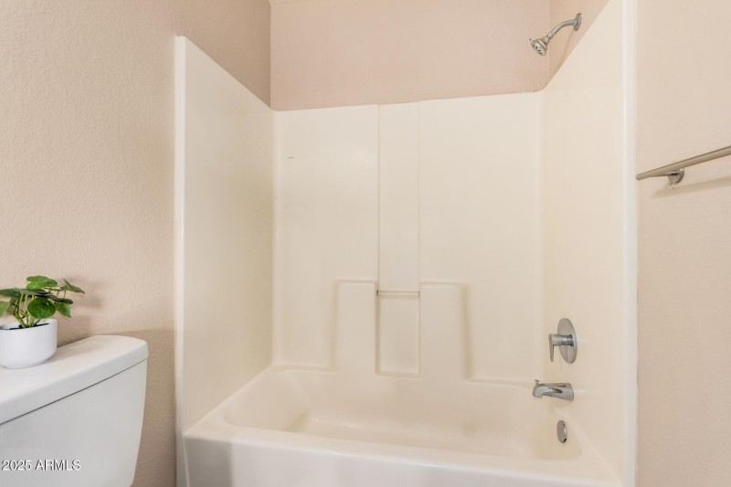 Master Bath - Unit 201