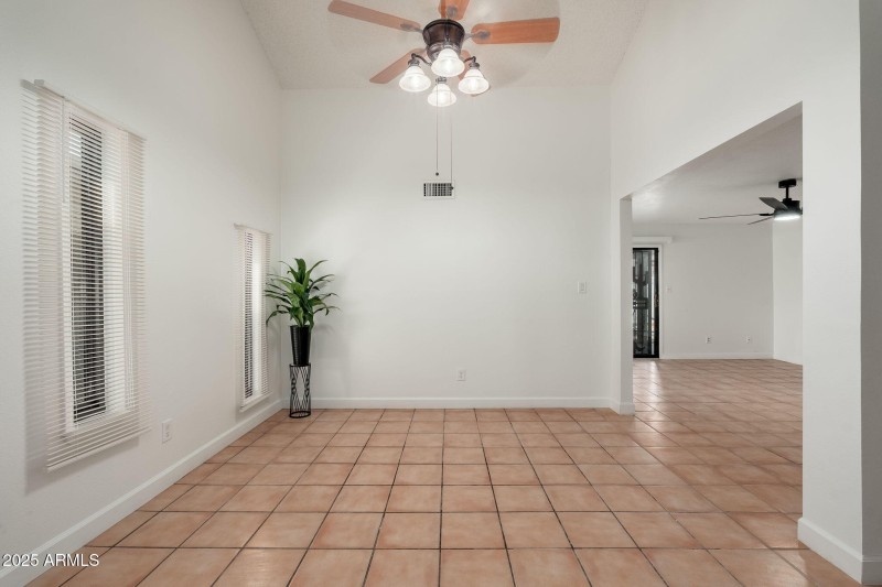 8902 W Columbus Ave - 008