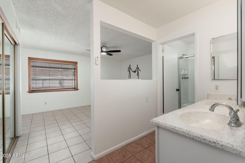 8902 W Columbus Ave - 015