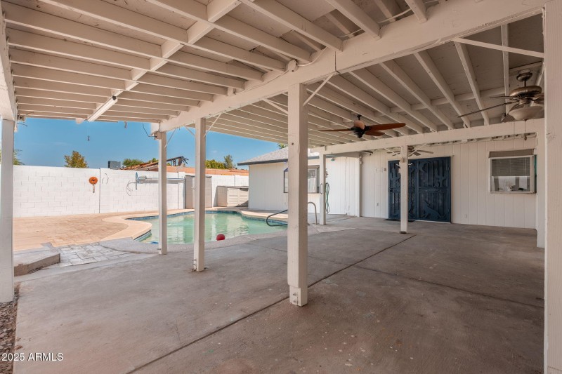 8902 W Columbus Ave - 030