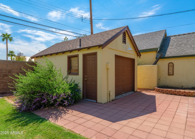Garage with new Roof