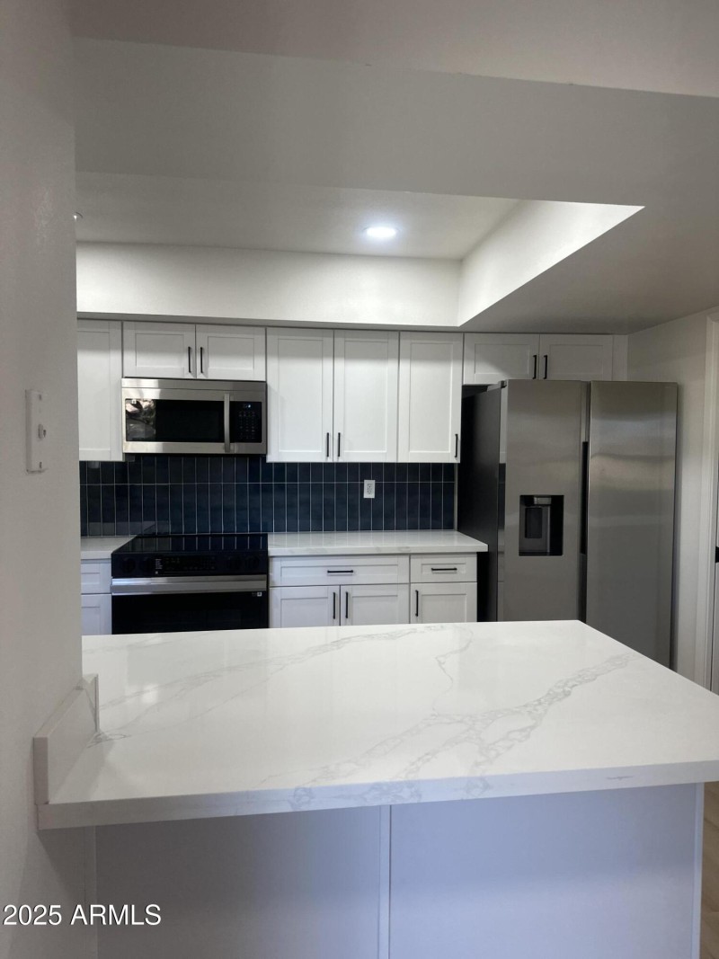 77881003999__8C106398-CF9F-4C14-9A08-D0B