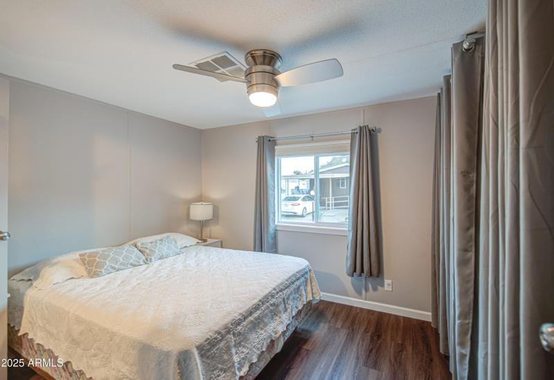 Bedroom_2-pic_1[1]