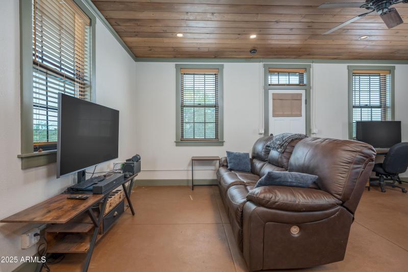 440 Vista Ln Clarkdale AZ-25