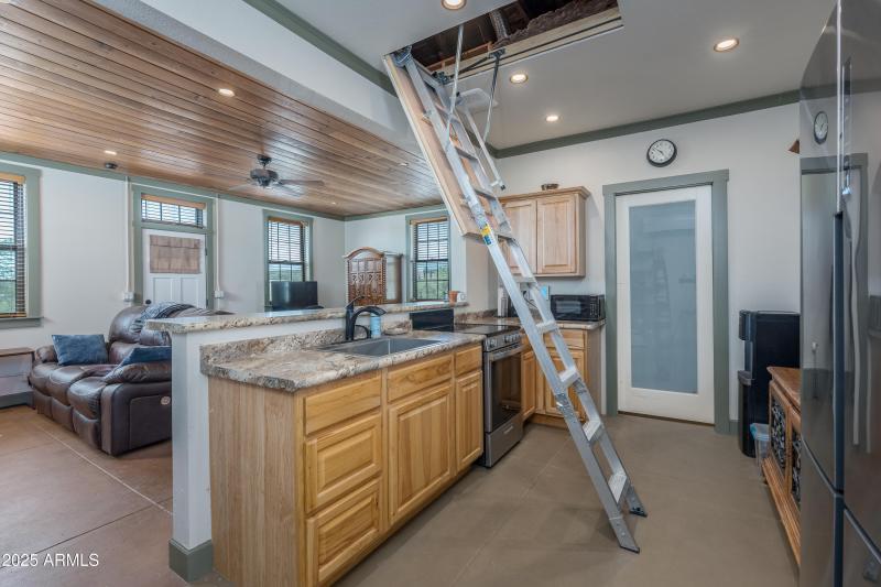 440 Vista Ln Clarkdale AZ-38