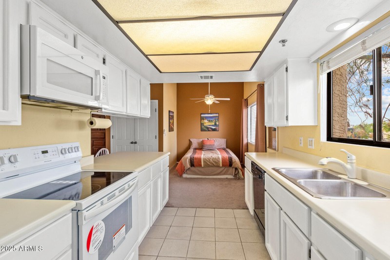 OVEN MICROWAVE NEVER USED!