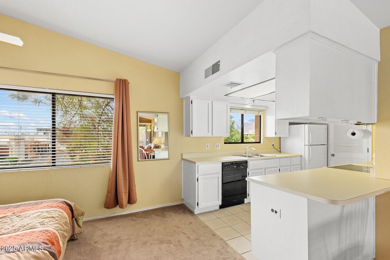 EXTRA NOOK FOR BED OR DINING