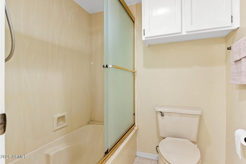 BATHROOM SHOWER/BATH