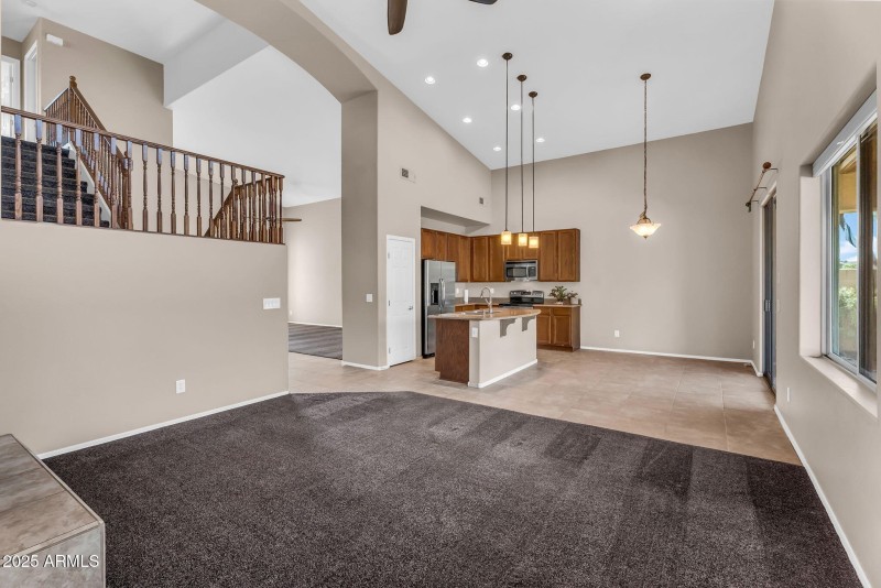 9-web-or-mls-2546 E San Rafael Trail -8