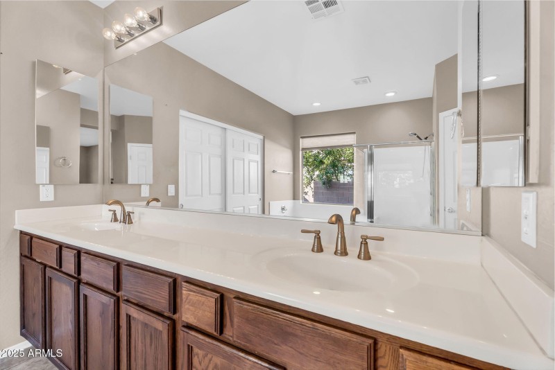 20-web-or-mls-2546 E San Rafael Trail -1