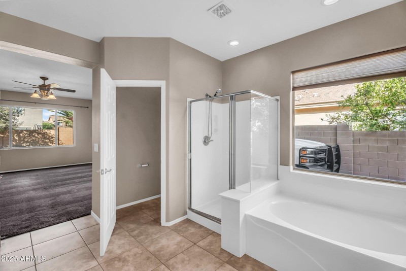 21-web-or-mls-2546 E San Rafael Trail -2