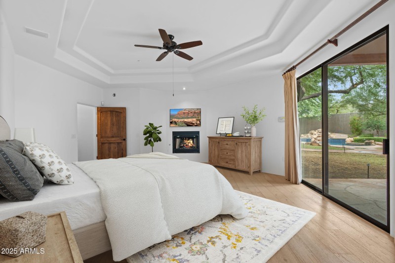 50-web-or-mls-10040-e-happy-valley-rd-36