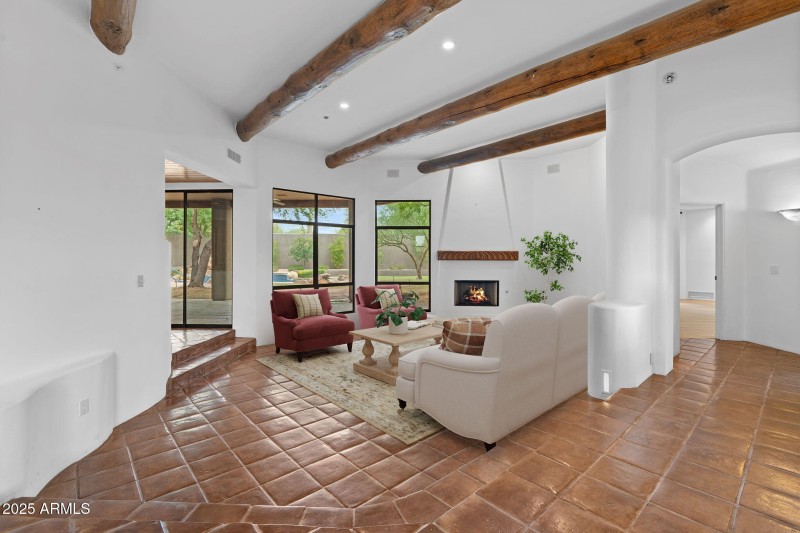 49-web-or-mls-10040-e-happy-valley-rd-36