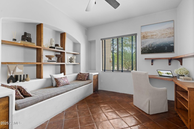 46-web-or-mls-10040-e-happy-valley-rd-36