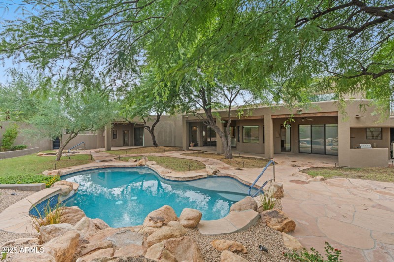 37-web-or-mls-10040-e-happy-valley-rd-36