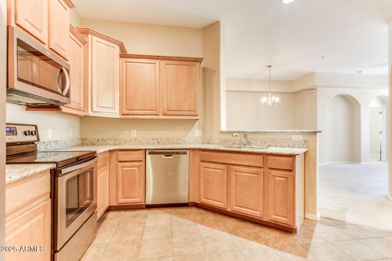 14575 W Mtn View 11221