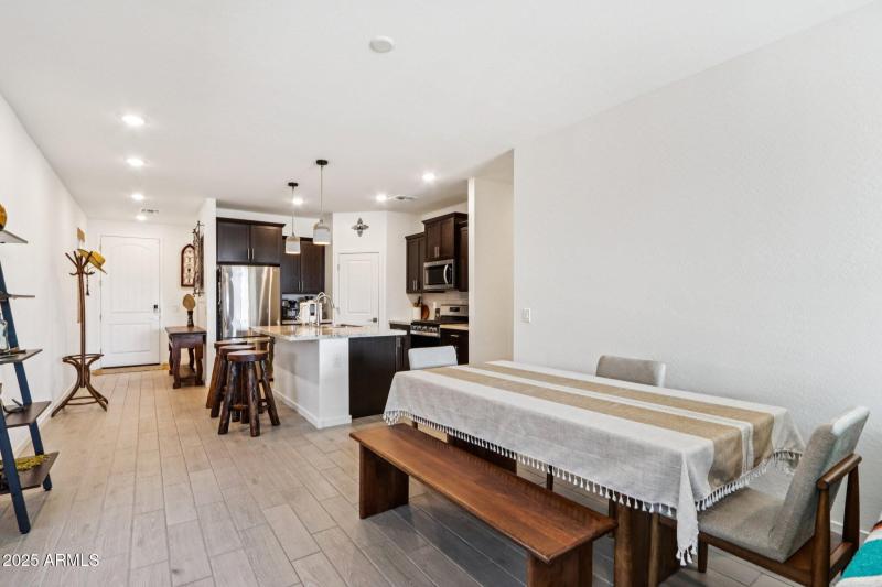 12-web-or-mls-W Sunland Dr-S0609-012